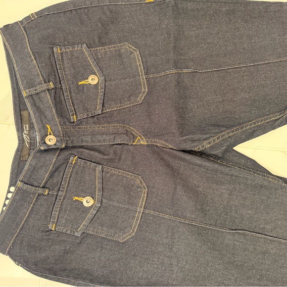 3 Stylish PZI Women's Jeans - Picture 14 of 16